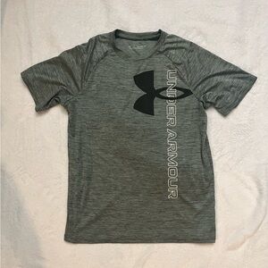 NWOT: Under Armour - Boys’ XL Green/Gray/Black Dri-fit Tee